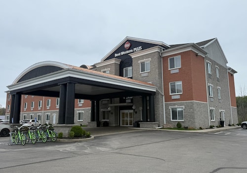 Best Western Plus 1000 Islands Hotel & Suites