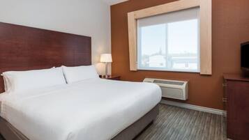 Standard Room | In-room safe, desk, iron/ironing board, free cribs/infant beds