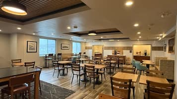 Petit déjeuner continental compris tous les jours