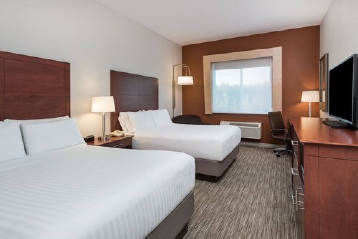 in-room safe, desk, iron/ironing board, free cots/infant beds