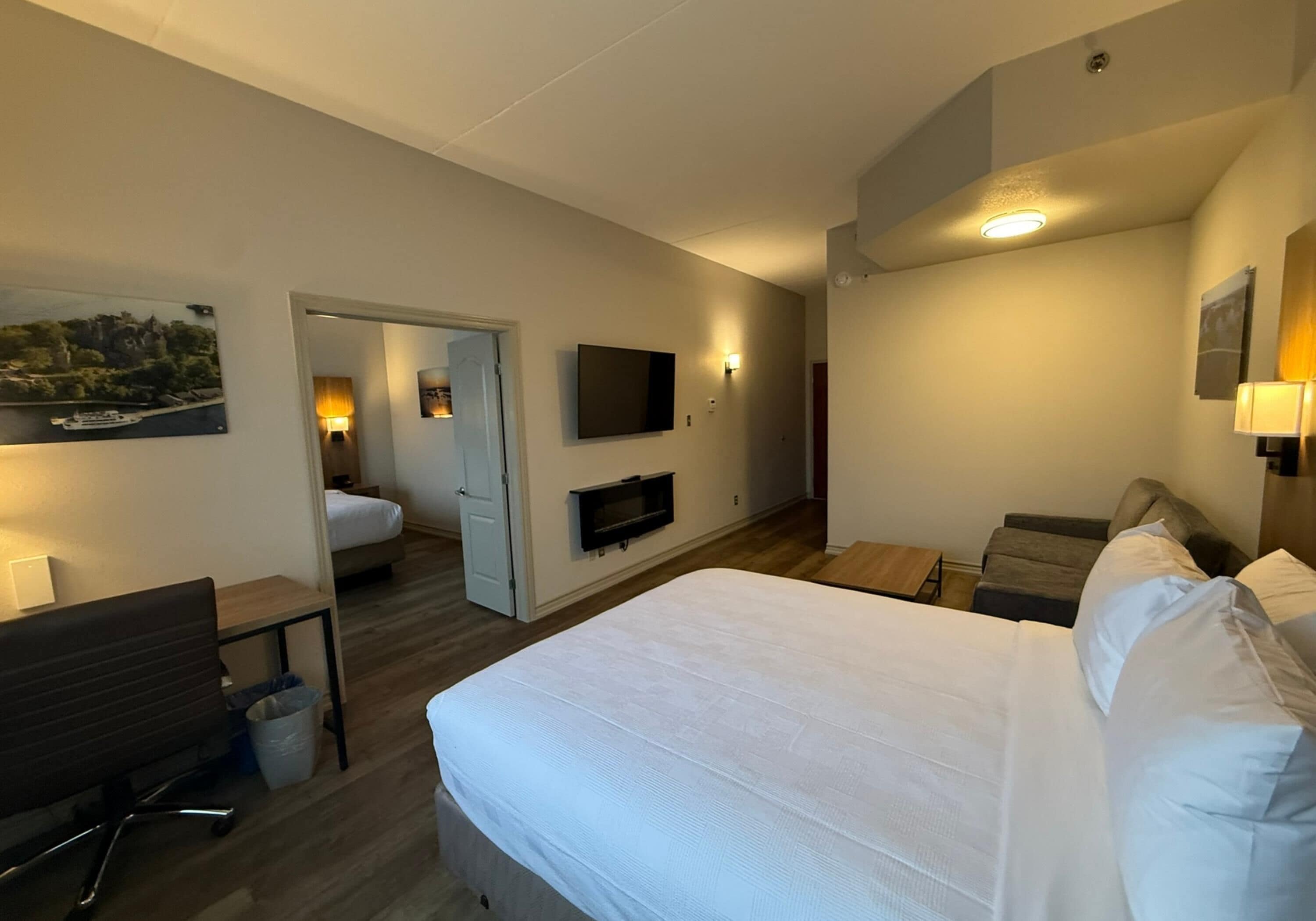 Family Suite, Multiple Beds, Non Smoking, Fireplace (with Sofabed)