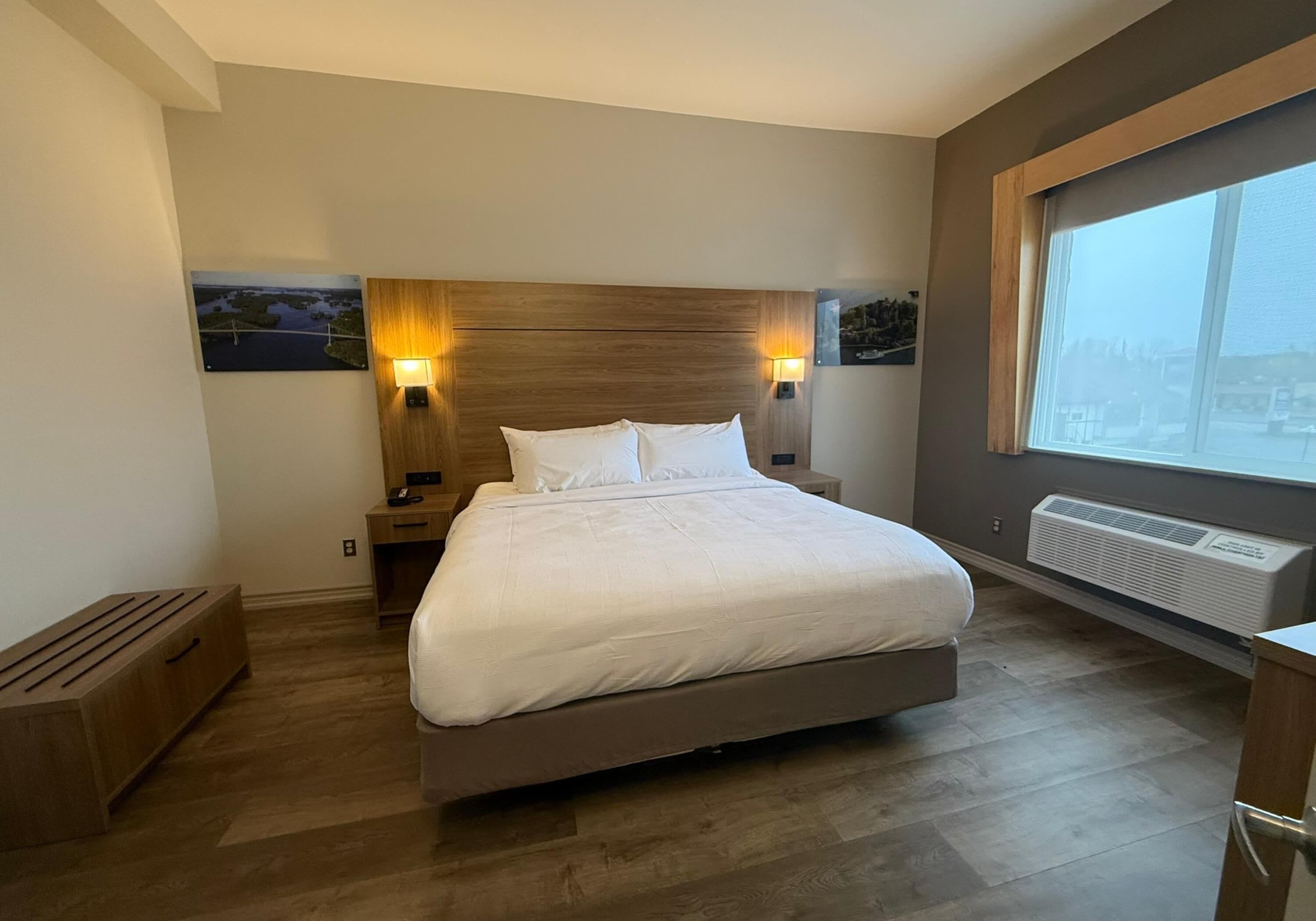 Suite, 1 King Bed, Accessible, Hot Tub (with Sofabed)