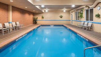 Indoor pool, sun loungers