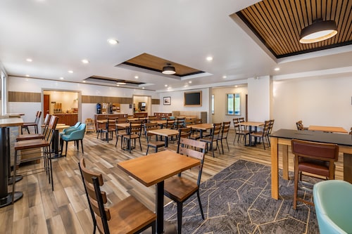 Best Western Plus 1000 Islands Hotel & Suites