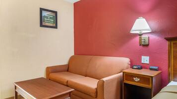 Standard Room, 1 King Bed, Non Smoking | Desk, laptop workspace, blackout drapes, iron/ironing board