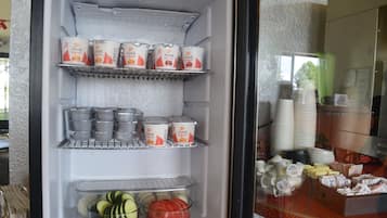 Sudah termasuk sarapan ala kontinental setiap hari