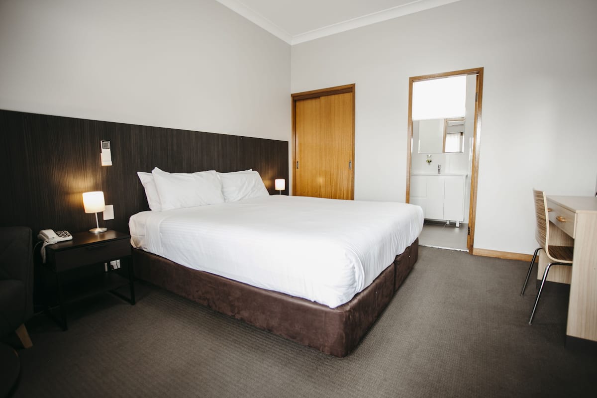 Chambre | 1 chambre, fer et planche à repasser, Wi-Fi gratuit, draps fournis