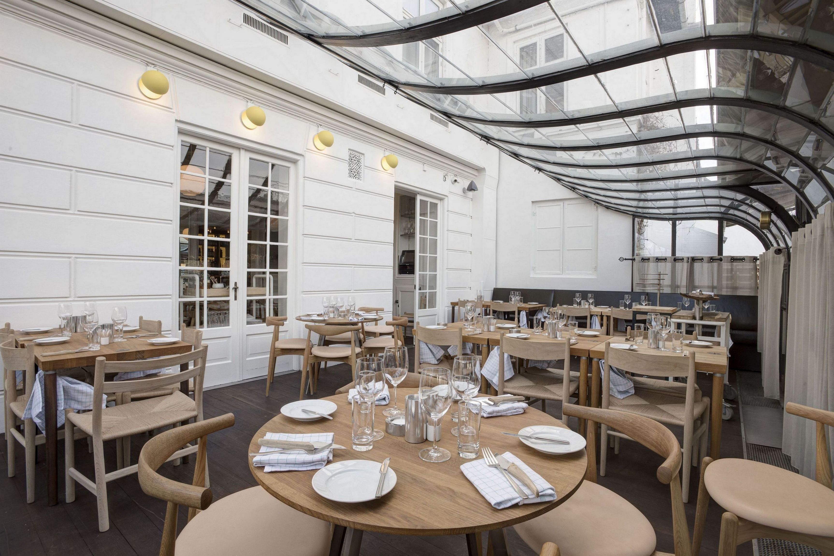 breakfast and lunch served