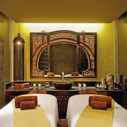 Sauna, hot tub, steam room, Turkish bath/hammam, body treatments