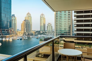 Premier Executive Suite King with Executive lounge access, Airport Transfer, Capacity 2 Guests