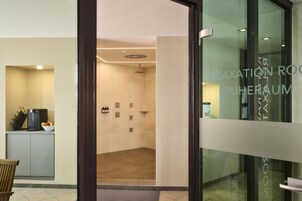 Ropa de cama de alta calidad, colchones con pillow-top y minibar