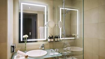 Duschwanne, Komfortbadewanne, umweltfreundliche Kosmetikartikel