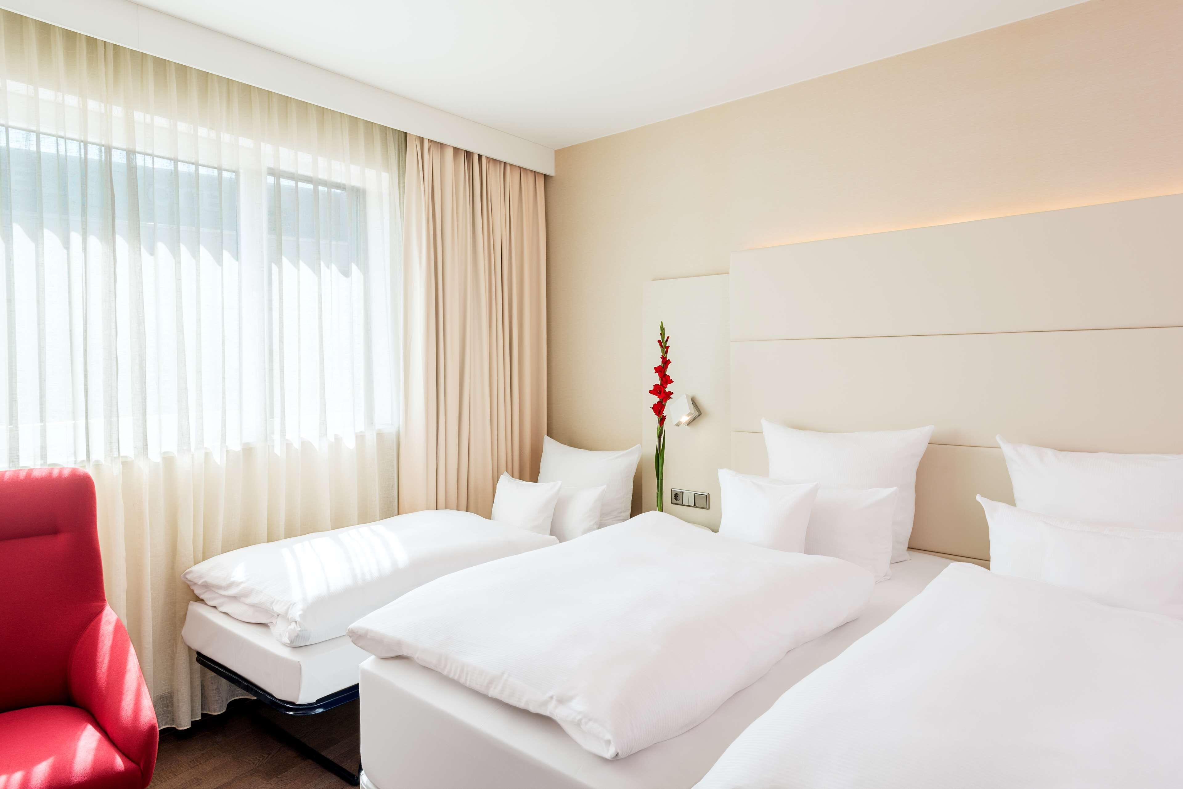family room | premium bedding, pillow-top beds, minibar, in-room safe