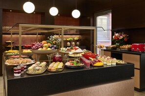 Daily buffet breakfast for a fee