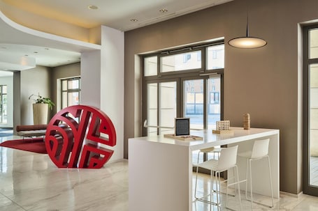 Lobby. NH Collection Nürnberg City - newly renovated