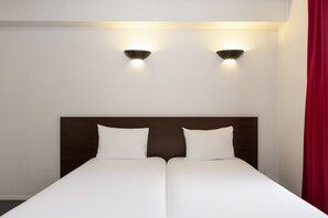 Studio, 1 Double Bed | In-room safe, desk, free cribs/infant beds, free WiFi