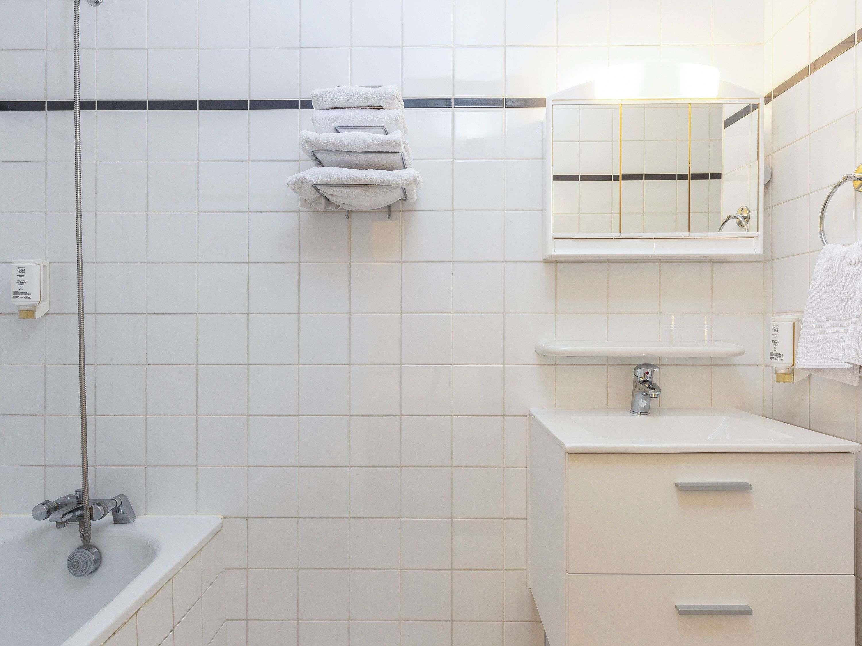Een kluis op de kamer, een bureau, gratis babybedden, gratis wifi