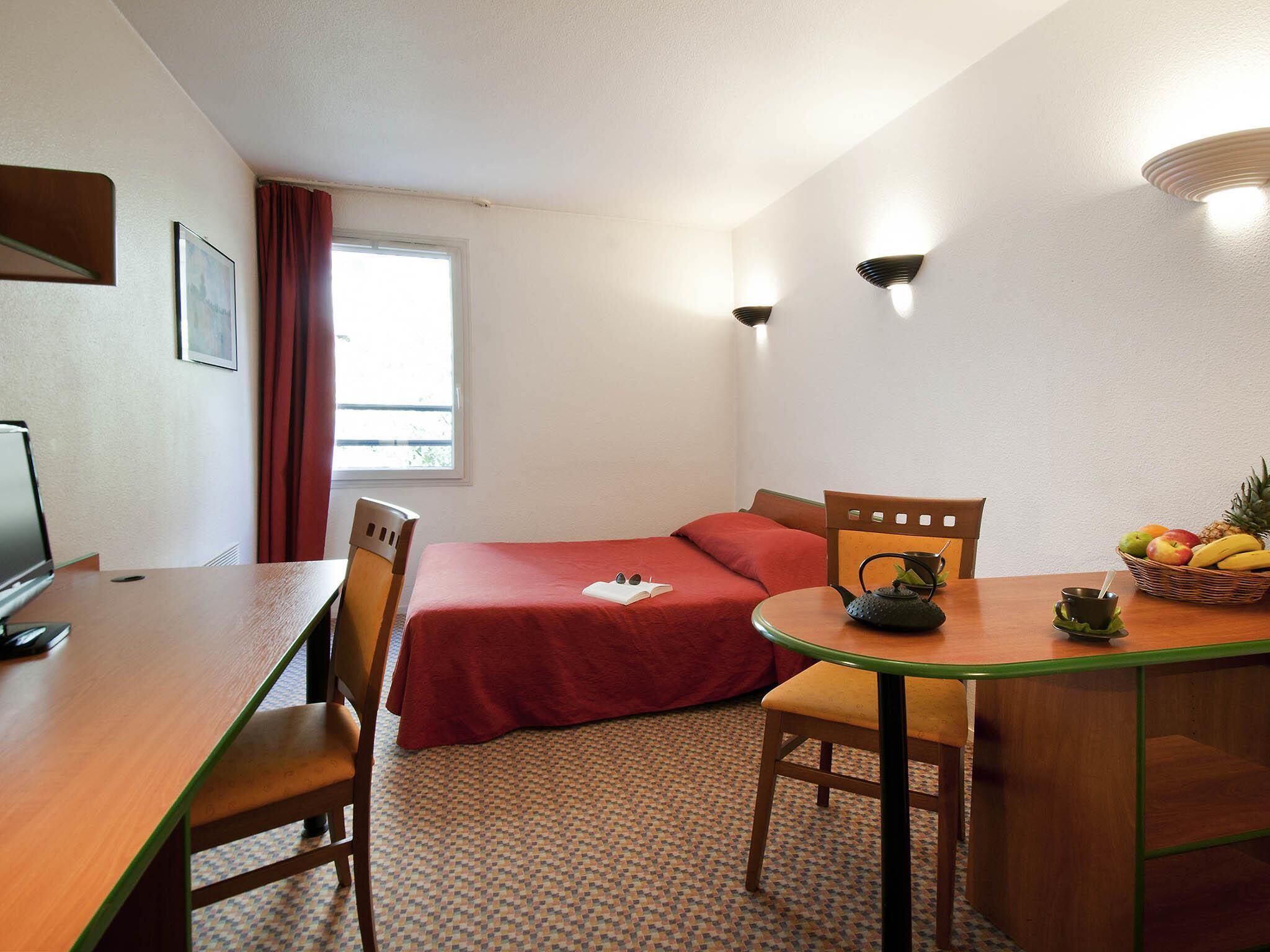 In-room safe, desk, free cribs/infant beds, free WiFi