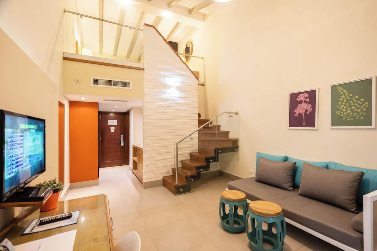 Family Duplex | Minibar, blackout drapes, free WiFi, bed sheets