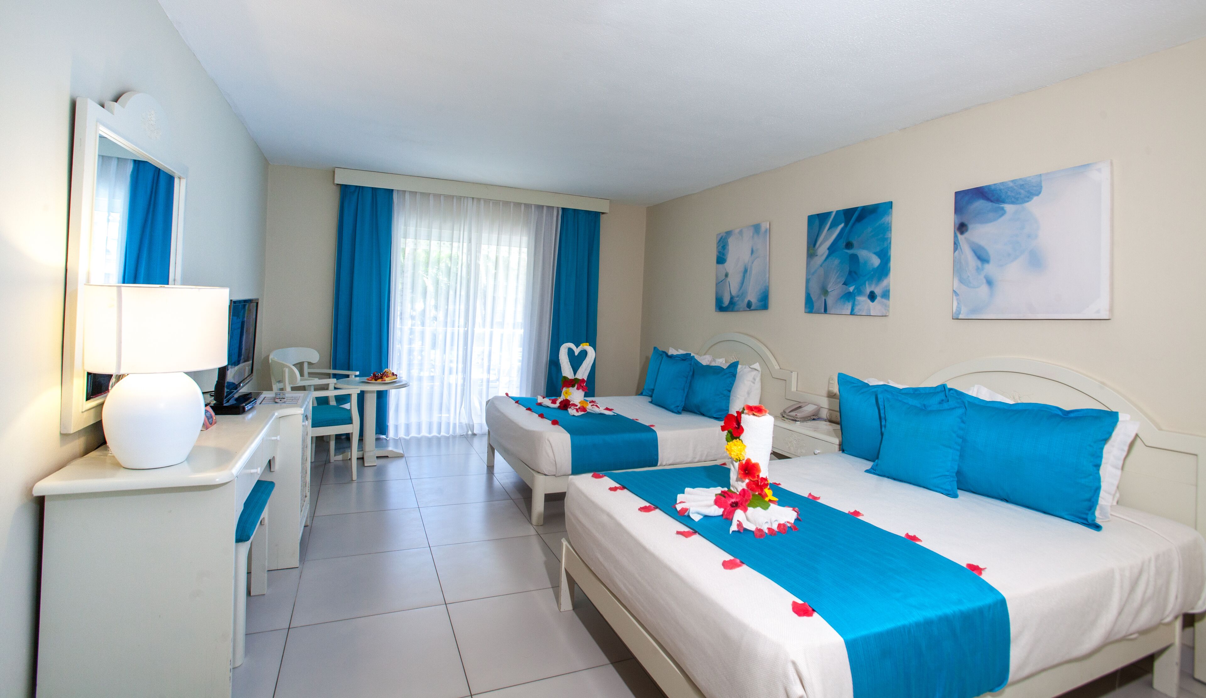 Minibar, blackout curtains, free WiFi, bed sheets