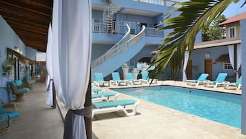 Outdoor pool, pool loungers