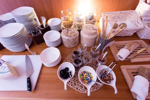 Daily buffet breakfast for a fee