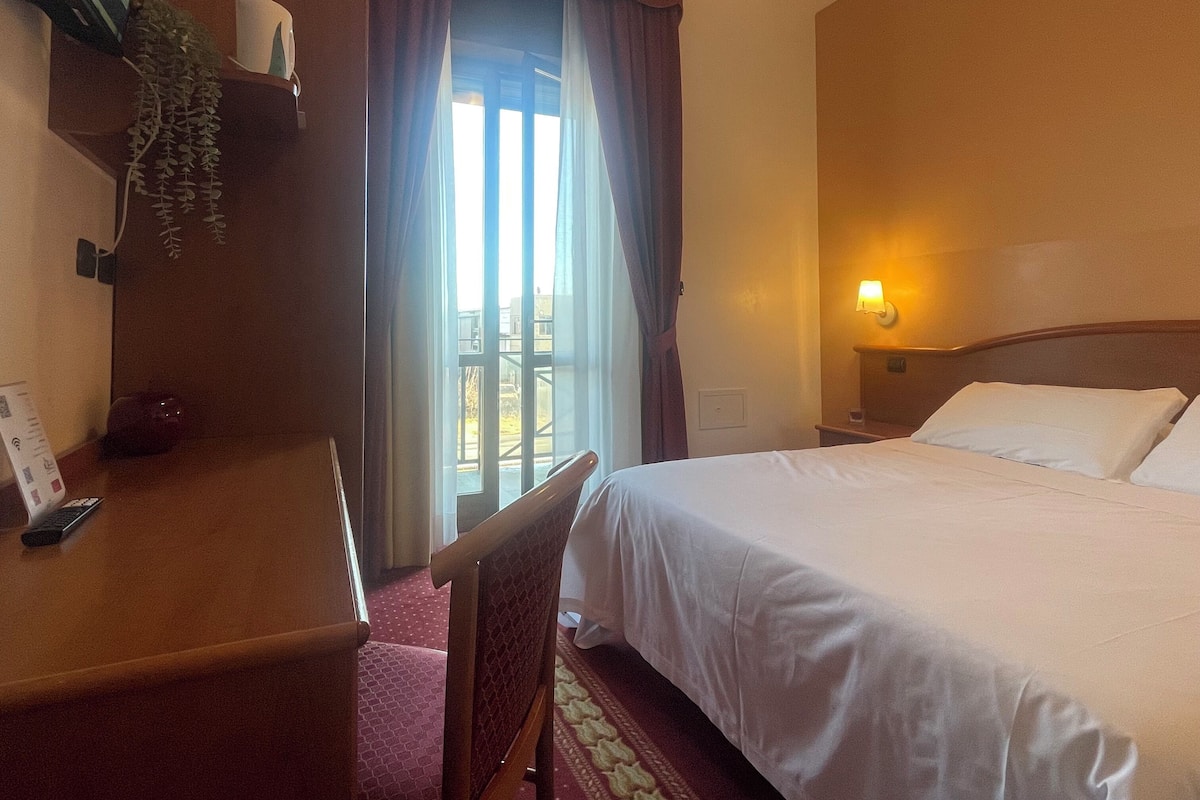 In-room safe, desk, laptop workspace, blackout drapes