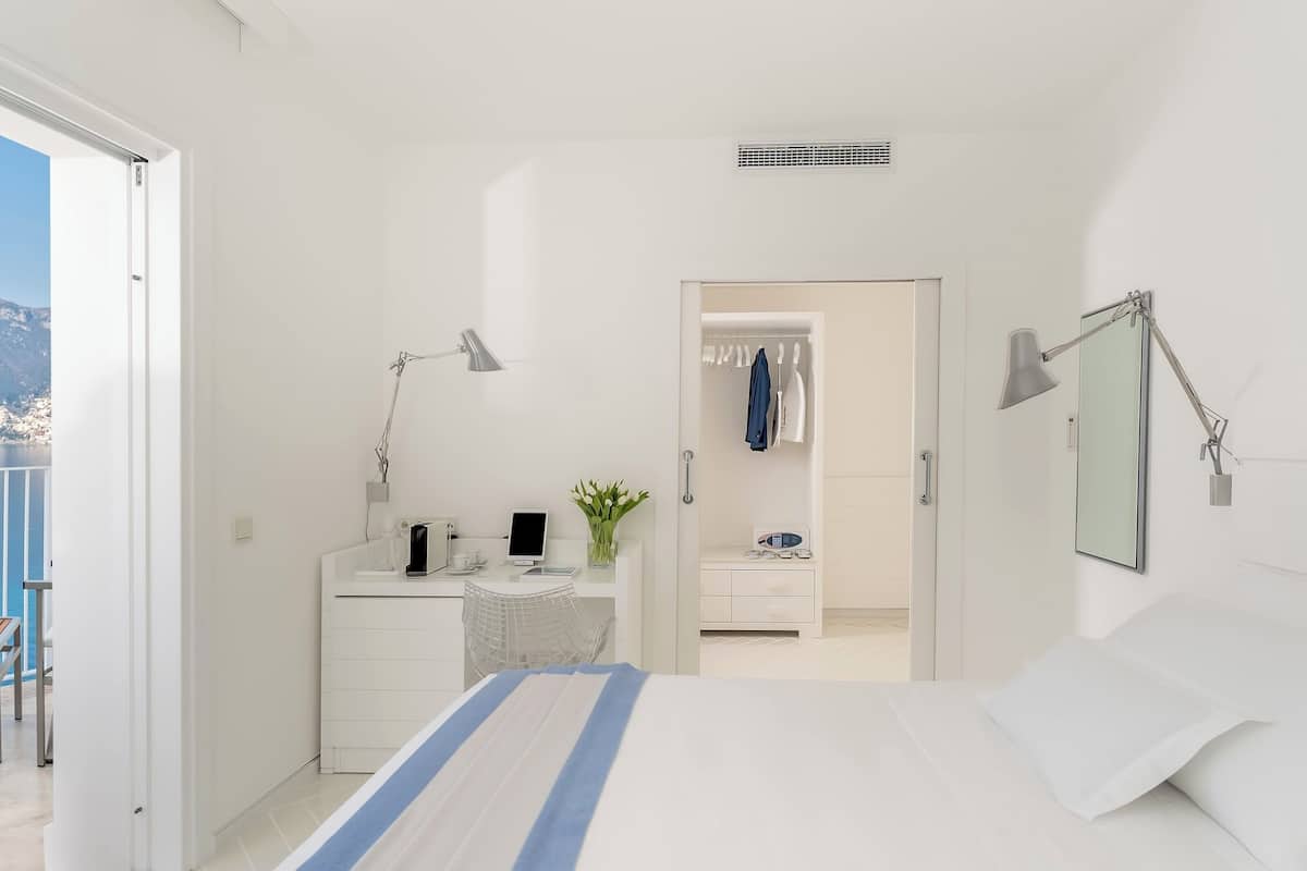 Habitación romántica, vista al mar | 1 habitación, ropa de cama de alta calidad y camas con pillow-top