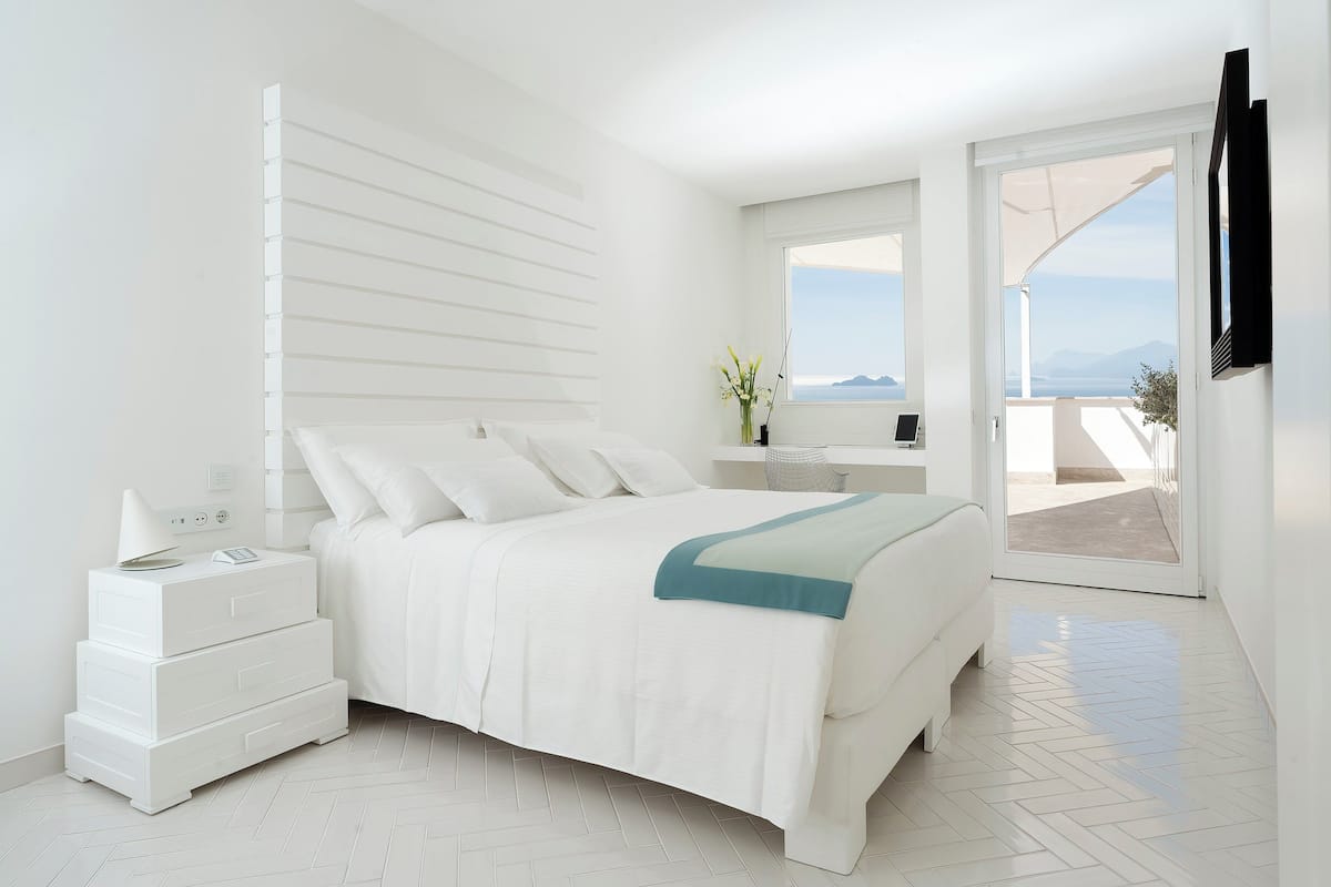Habitación, Terraza, vista al mar | 1 habitación, ropa de cama de alta calidad y camas con pillow-top