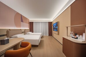 Business Double or Twin Room | Down comforters, in-room safe, desk, blackout drapes - Dorsett Wuhan (Wuhan)