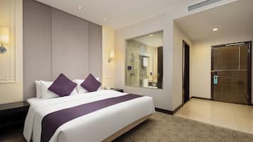 Superior-Zimmer, 1 Queen-Bett | Daunenbettdecken, Zimmersafe, Schreibtisch, Verdunkelungsvorhänge