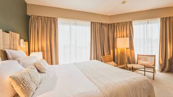 Doppia Superior, terrazzo | Una cassaforte in camera, una scrivania, postazione laptop