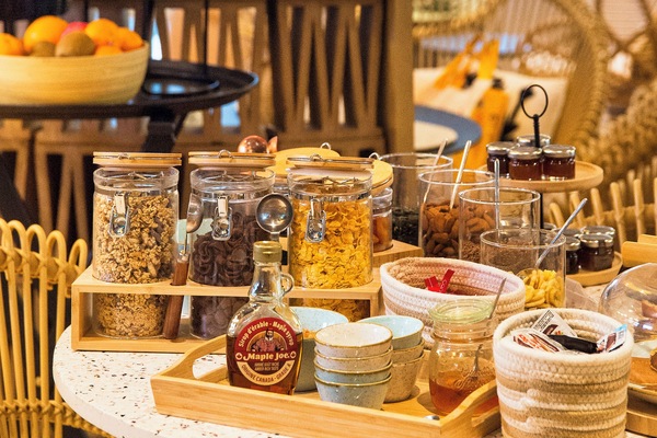 Daily buffet breakfast for a fee