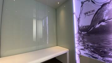 Sauna, steam room