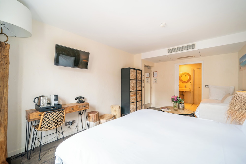 Auberge Flora by null