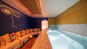 Hot tub, steam room