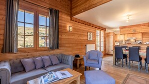 Standard Room | Living area