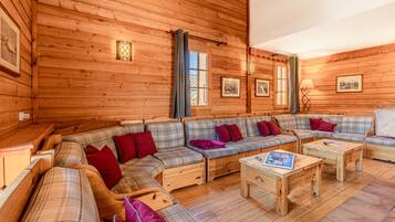 Televisión de pantalla plana, chimenea