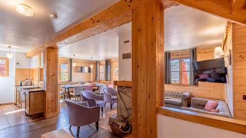 Madame Vacances Les Chalets de l'Altiport