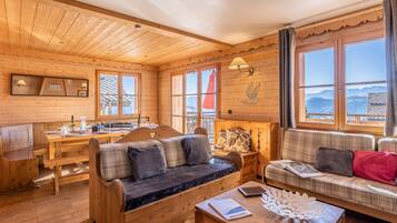 Chalet 7 pièces - 12 personnes | Coin séjour | Télévision à écran plat de 50 cm avec chaînes par satellite, télévision