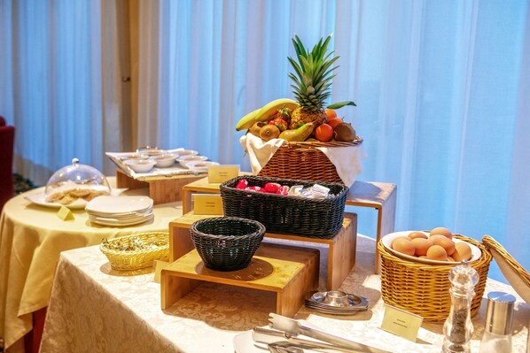 Free daily buffet breakfast - Scià on Martin (Buscate)