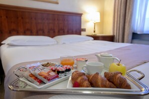 Premium bedding, minibar, in-room safe, individually furnished - Scià on Martin (Buscate)