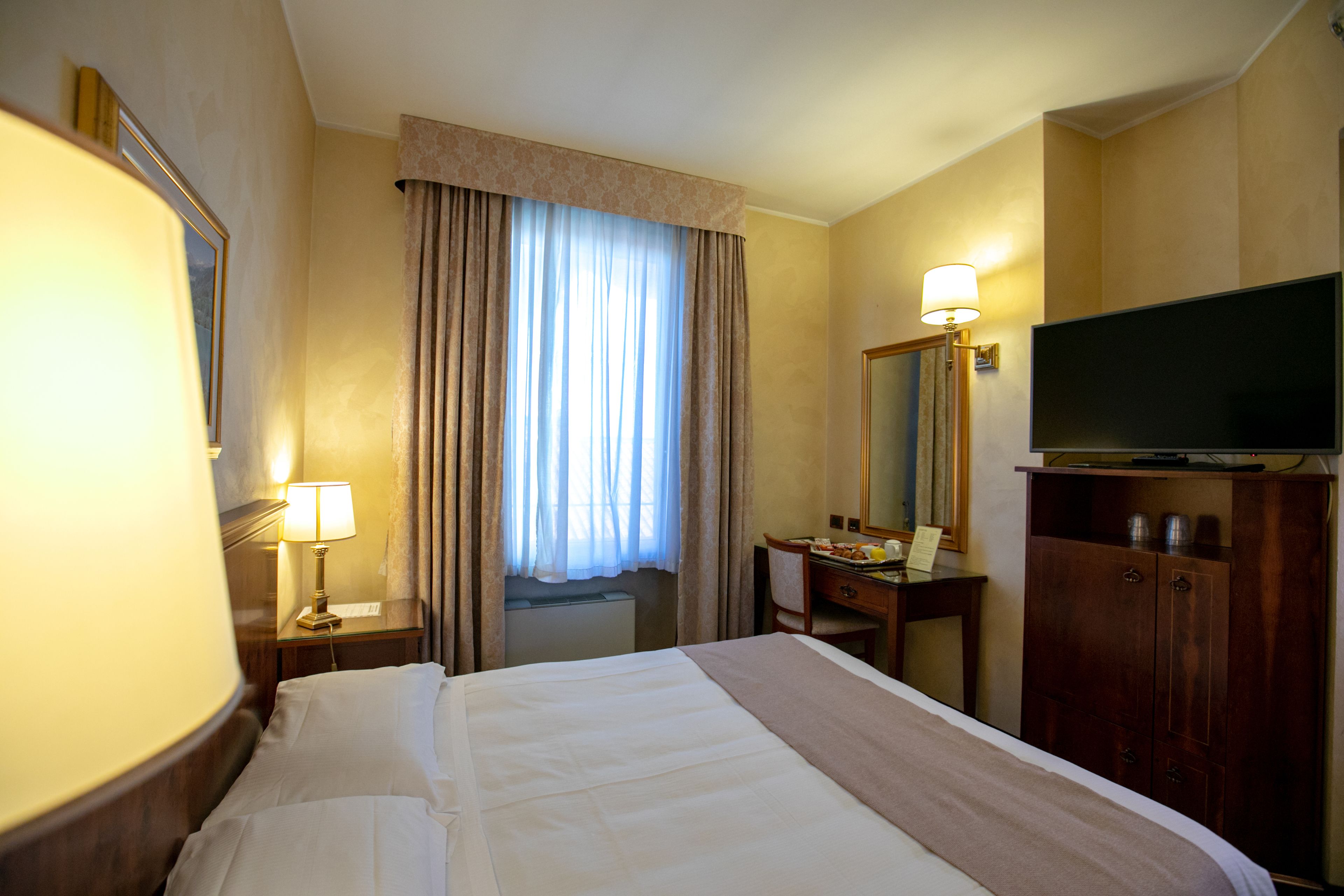 premium bedding, minibar, in-room safe, individually furnished