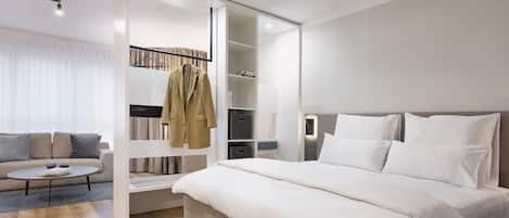 Premium Studio Suite | 1 bedroom, hypo-allergenic bedding, blackout drapes, soundproofing