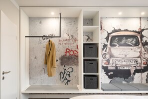 Premium Suite, 2 Bedrooms (3 Personen) | Hypo-allergenic bedding, blackout drapes, soundproofing - Apartments am Brandenburger Tor (Berlin)