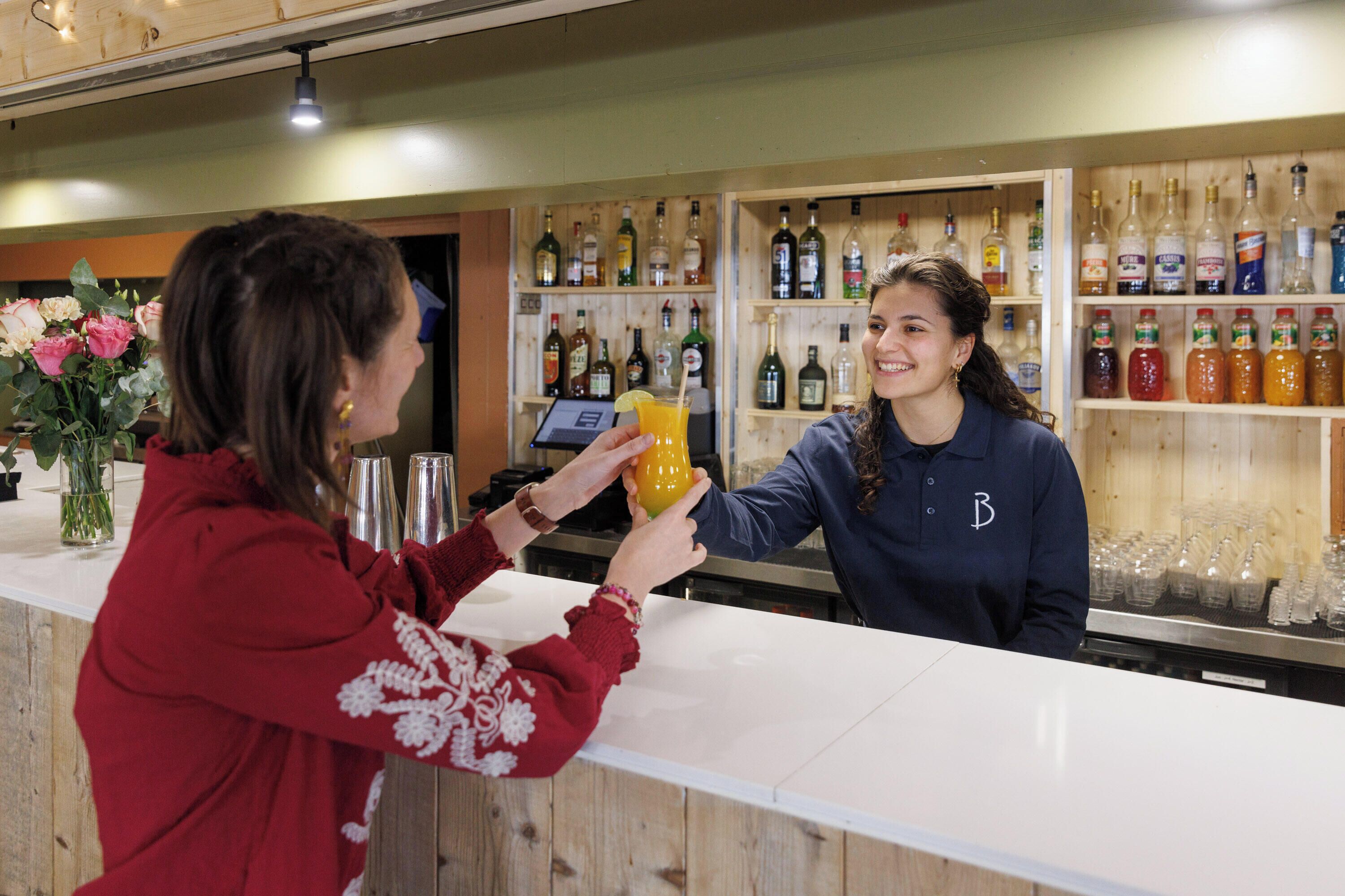 Bar (in der Unterkunft)