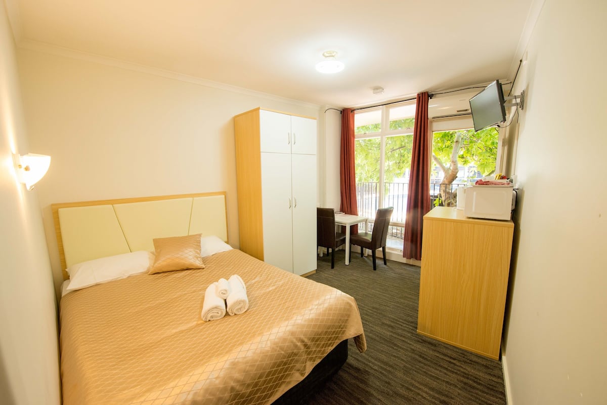 Standard Double Room, Jetted Tub
