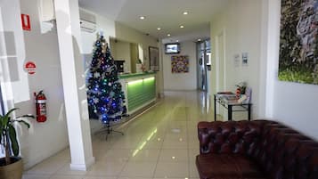 Área de estar no saguão