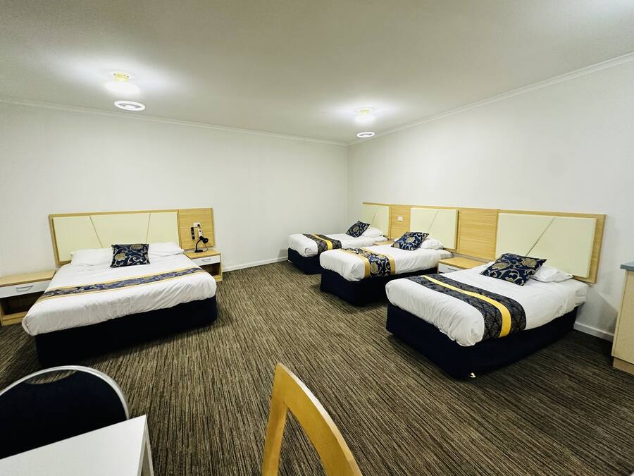 Familiesuite | Skrivebord, skrivebord for bærbar PC, wi-fi (inkludert) og sengetøy