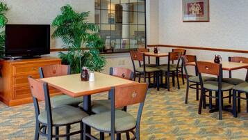 Ilmainen päivittäinen buffetaamiainen